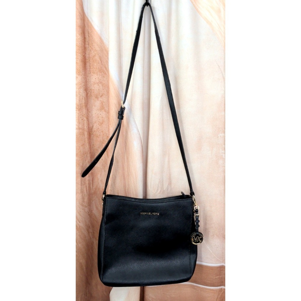 Michael Kors Jet Set Travel Messenger Bag